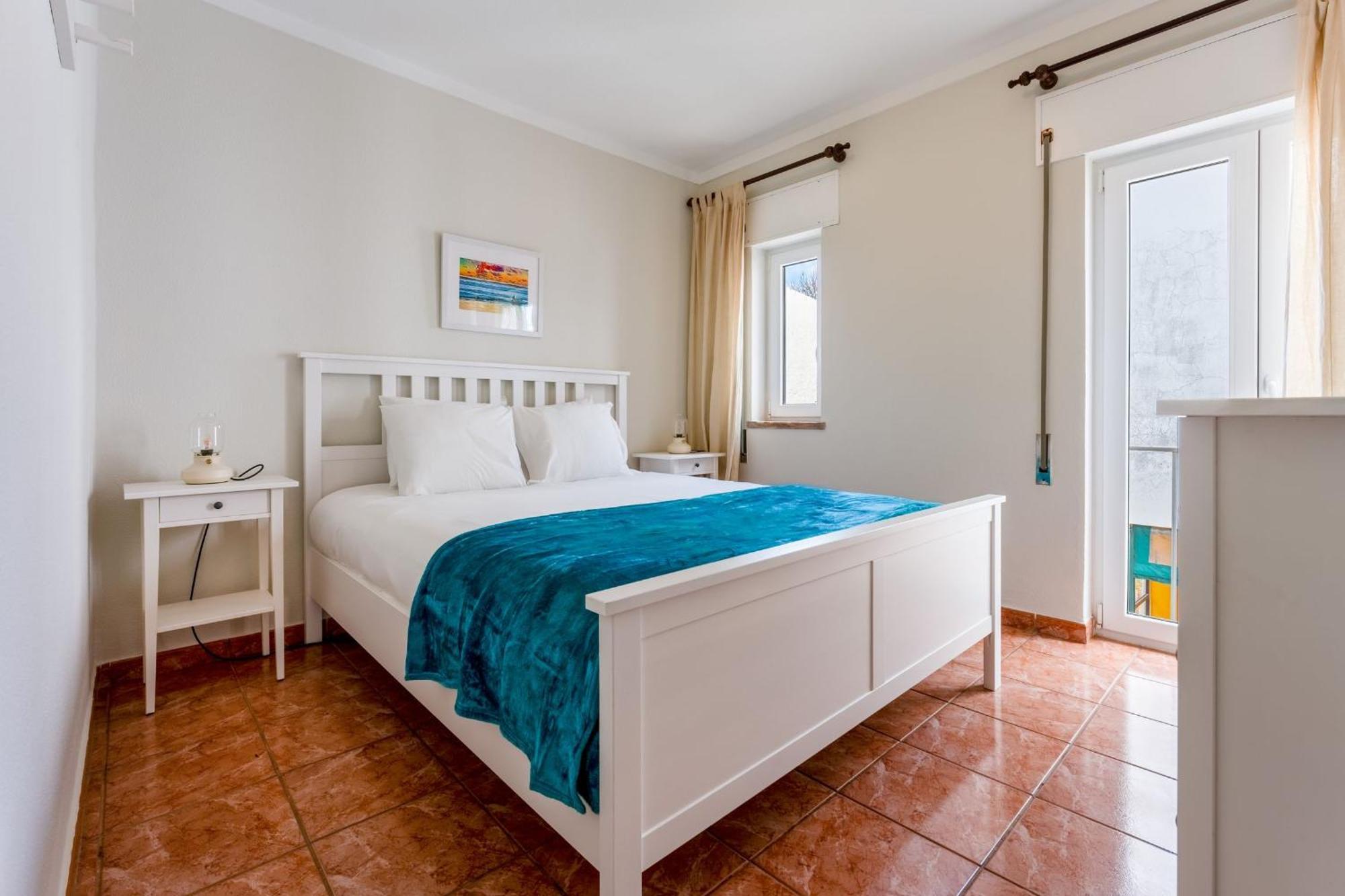 Comfy Flat W/ Rooftop Beach View By Lovelystay Burgau Ngoại thất bức ảnh